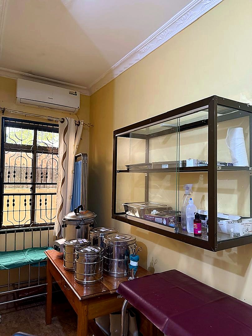 Clinical service and preparation area